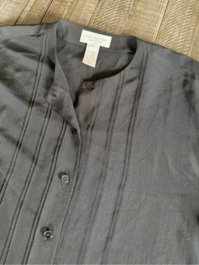 Jones New York 100% Silk Black Pintuck Blouse – Size 8